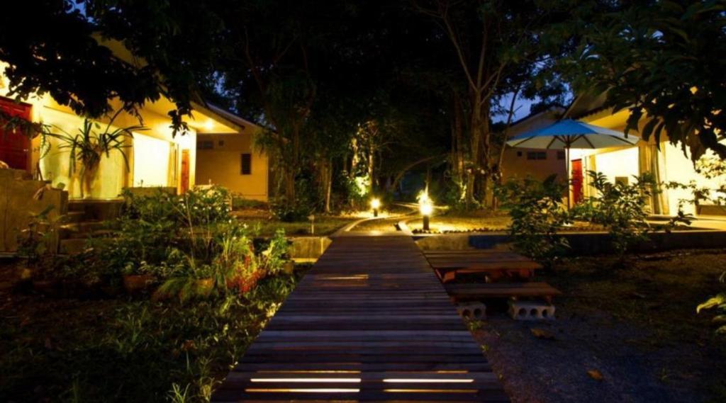 Villa De Mama Rawai Esterno foto