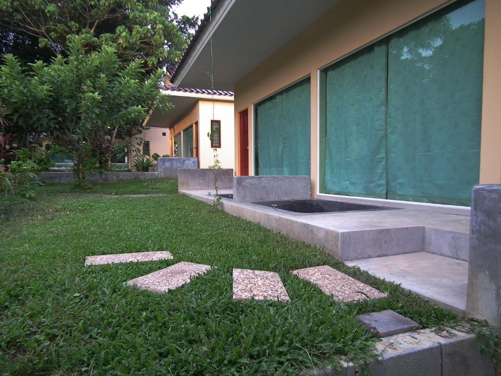 Villa De Mama Rawai Esterno foto