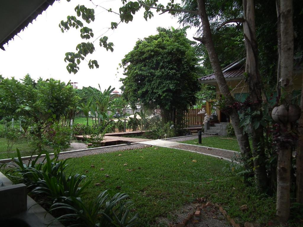 Villa De Mama Rawai Esterno foto