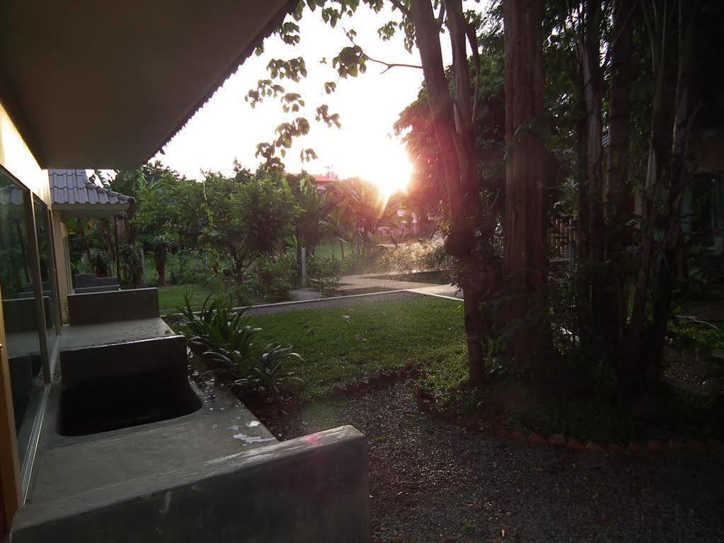 Villa De Mama Rawai Esterno foto