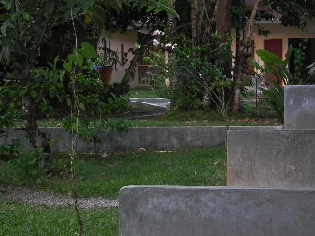 Villa De Mama Rawai Esterno foto